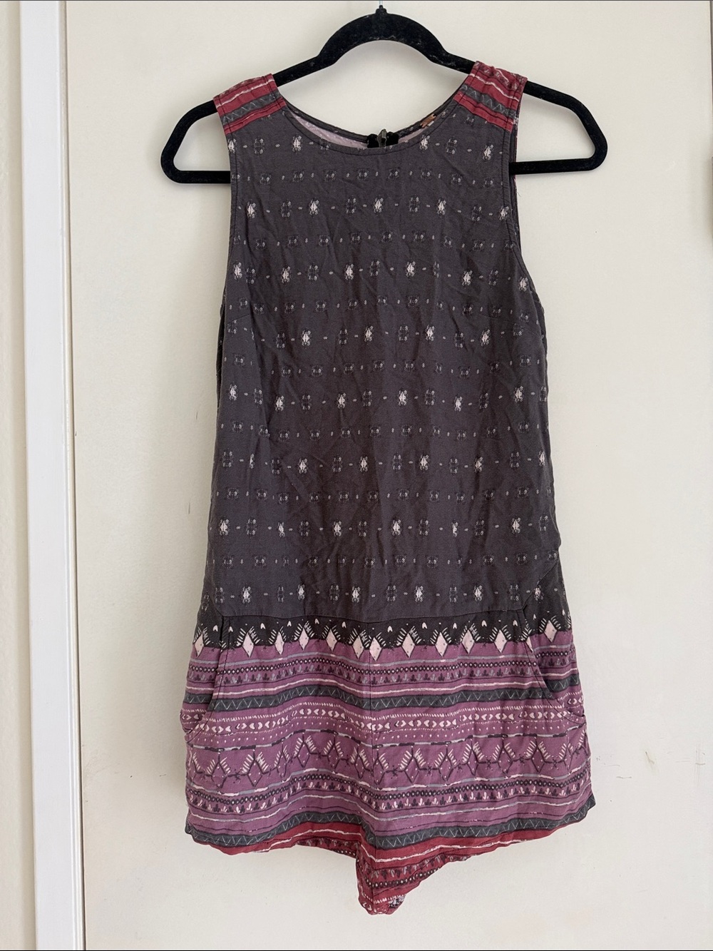Free Peole Sleeveless Printed Romper in Gray and Mauve size XS